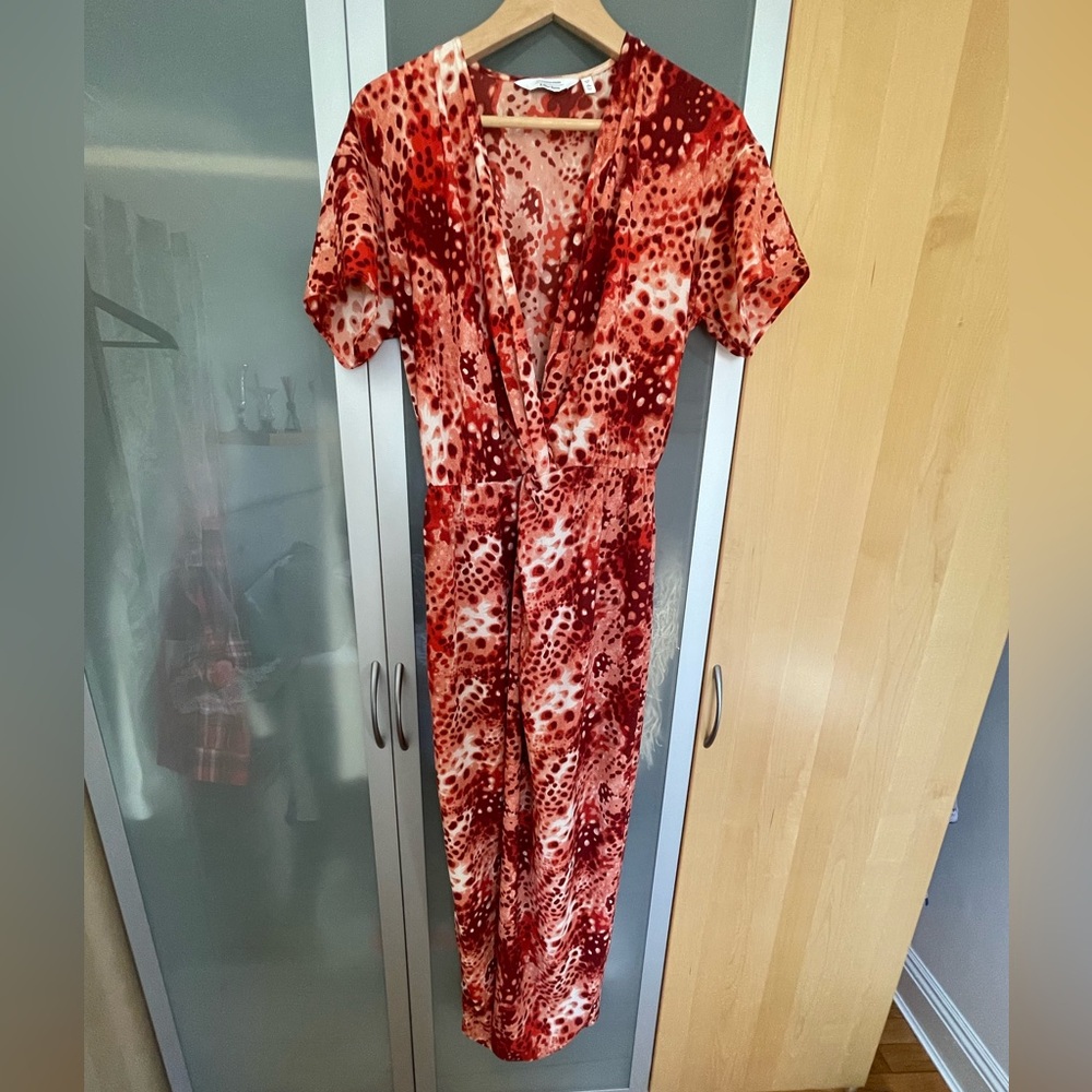 & Other Stories short sleeved dress with deep V neckline, leg slit. Size 8